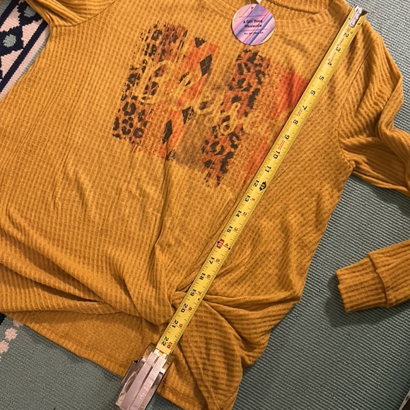Super Soft Blessed Shirt in Mustard Yellow, M NEW 🎉 - Picture 8 of 10